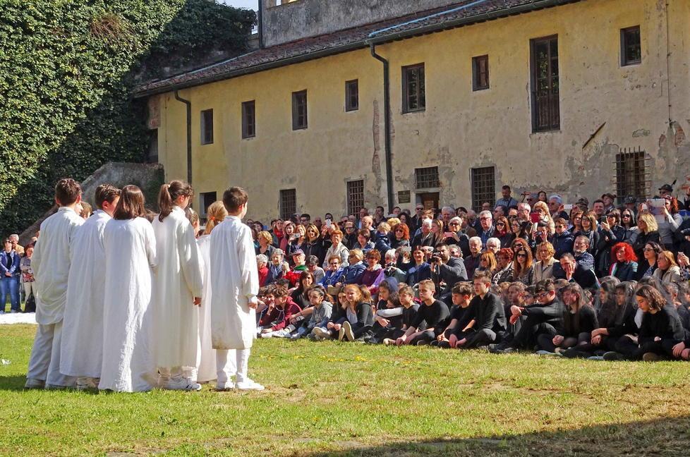 Narcisi gialli per i 4 della Fortezza 