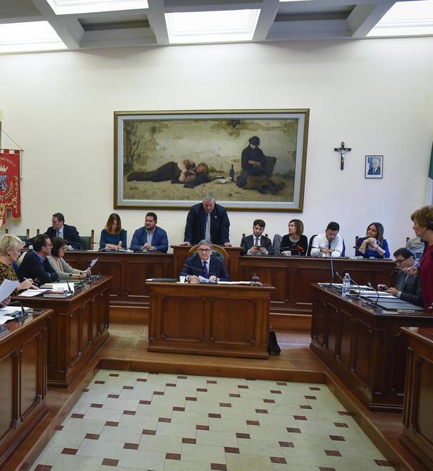 Mezzo milione per tappare le buche 