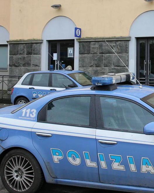 Coppia ruba in un negozio ma viene fermata poco dopo