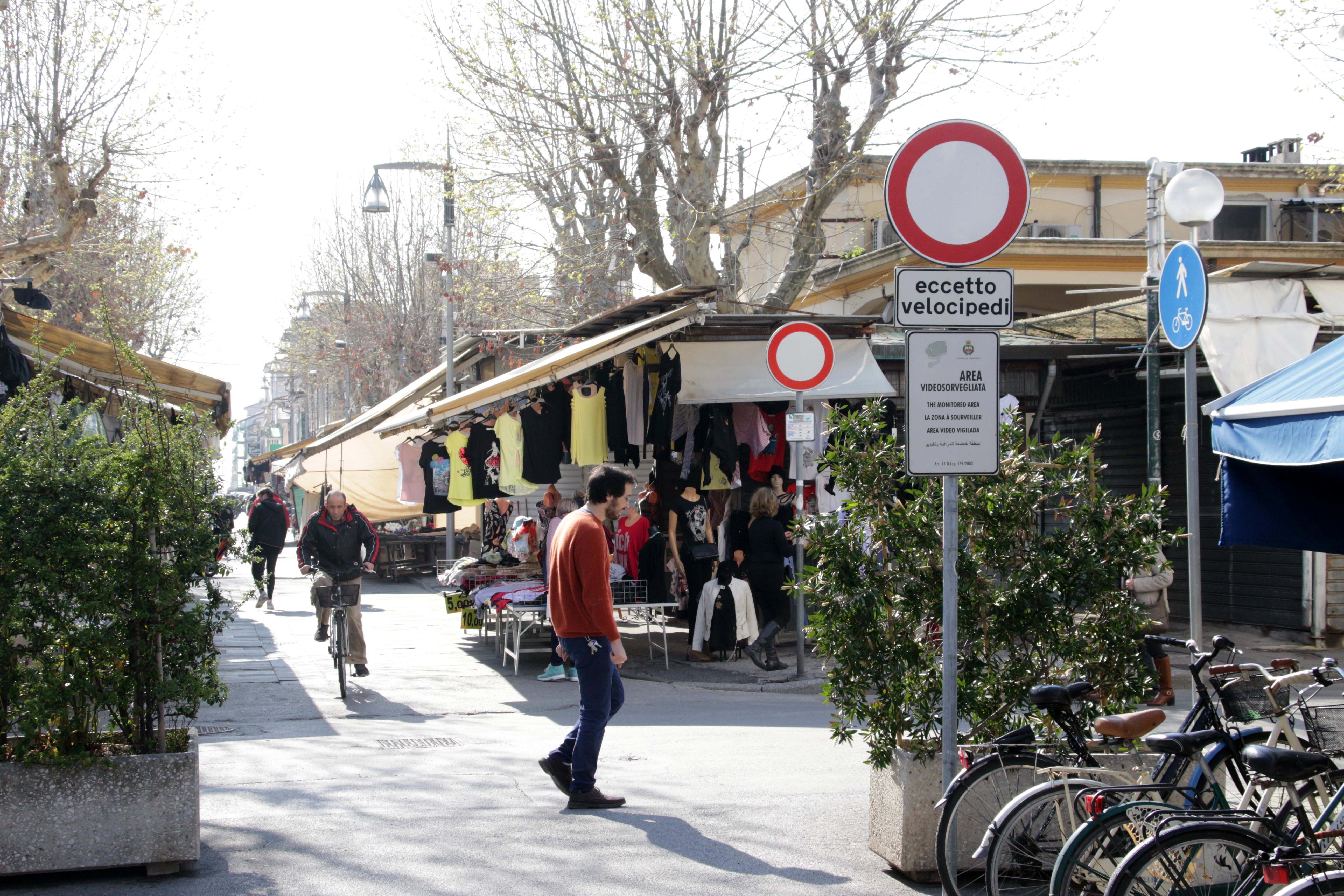 Il mercato di piazza Cavour a Viareggio