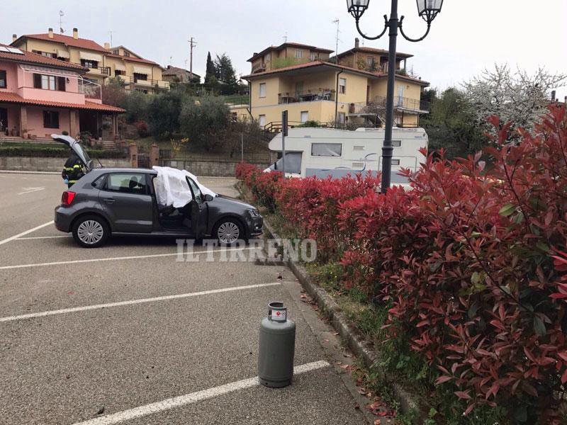 L'auto e la bombola del gas