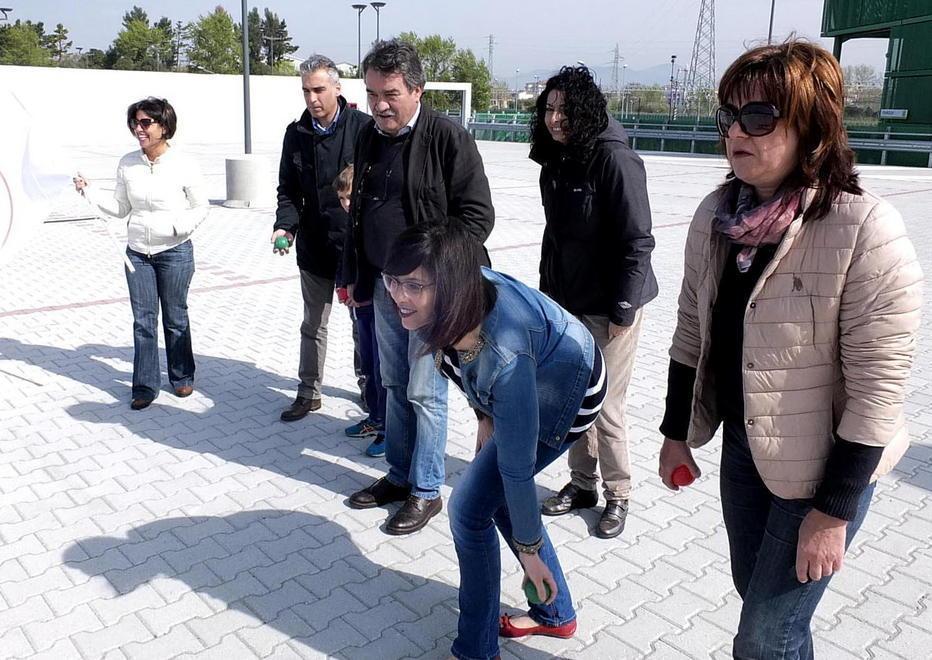 Sfida a bocce negli spazi deserti 