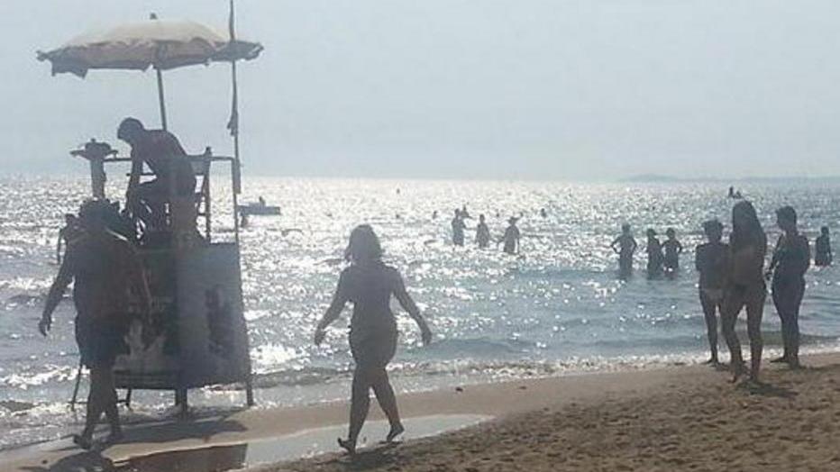M5s: «No a quel bar sulla spiaggia libera»