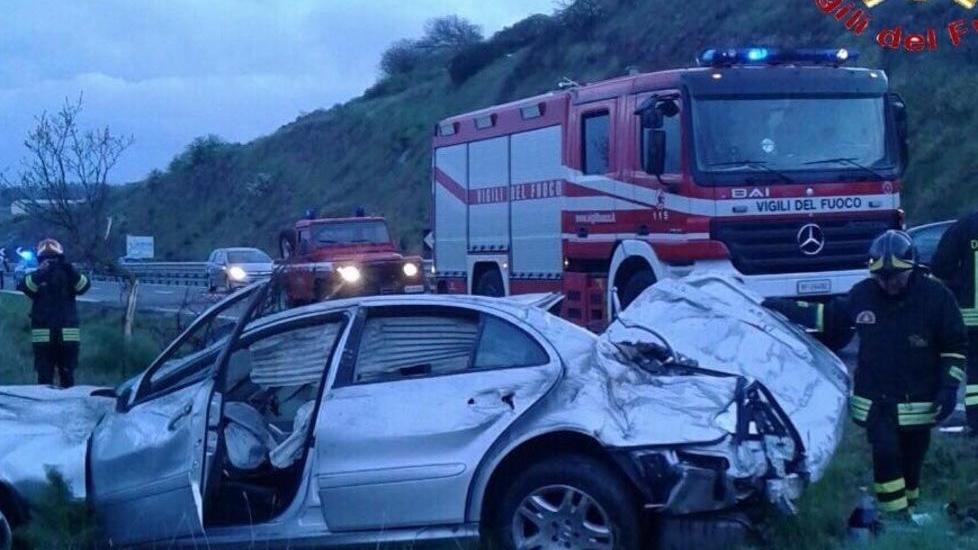 Fuori strada sulla 131, ferito lo scultore Marco Silecchia