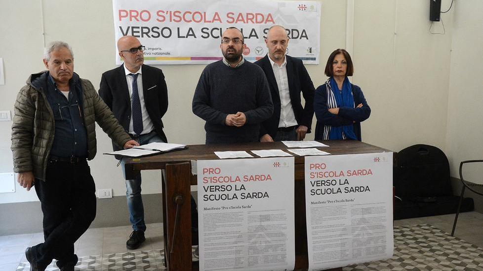 Limba, il manifesto “Pro s’Iscola sarda”