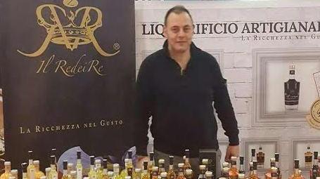 Fabio Elettrico, il paracadutista che inventa il liquore alla liquirizia da medaglia d’oro