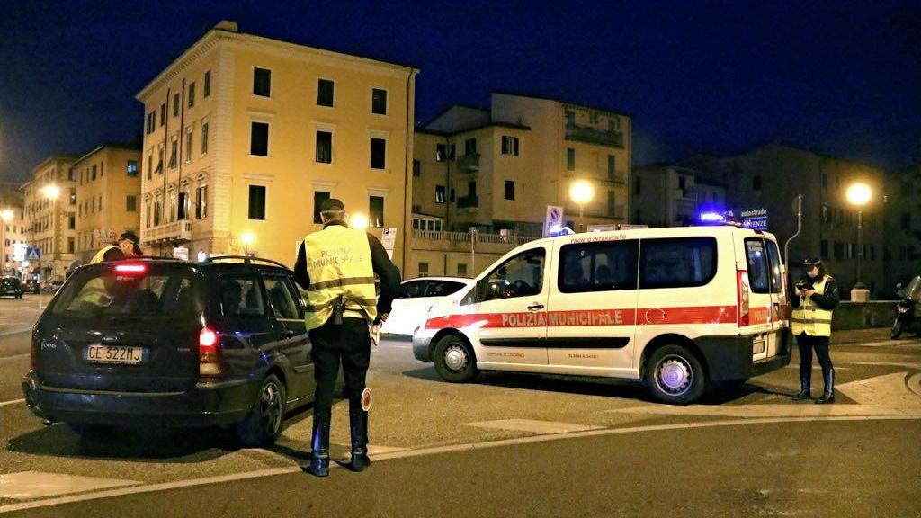 Controlli a bar, pub, kebab e circoli cittadini: due sanzioni
