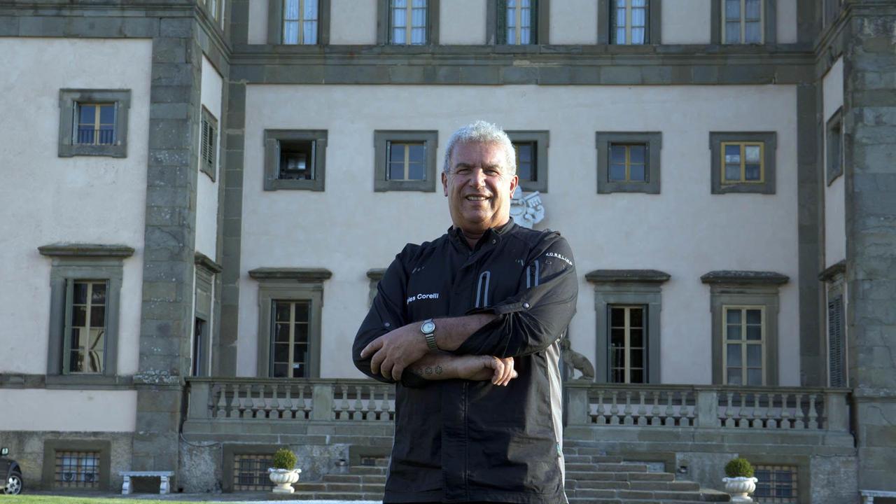 Igles Corelli davanti a Villa Rospigliosi (Foto Nucci)