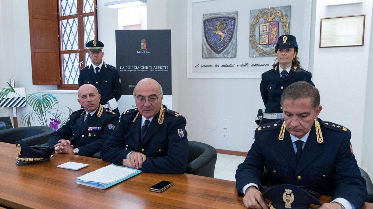 La presentazione della mostra della polizia (foto Mario Rosas)