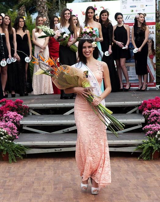 Tra fiori e giochi la Primavera ha la sua miss 