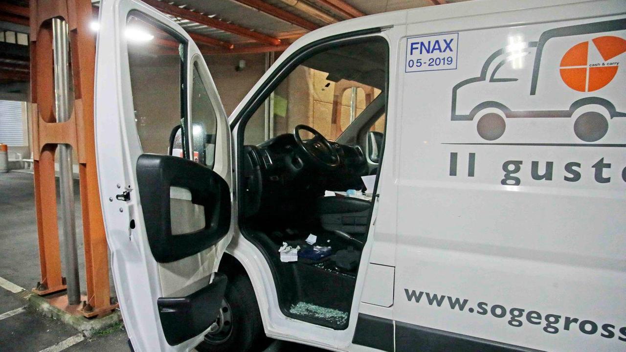 Mancasale, furti e danni nella notte