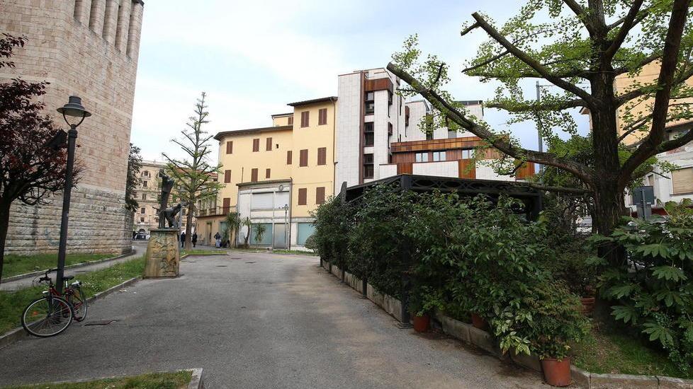 Dopo Pasqua i lavori per trasferire i taxi dietro la basilica
