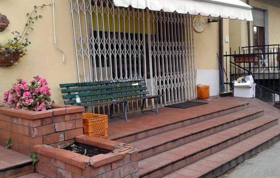 Via Cadorna, blitz dei ladri di piante 