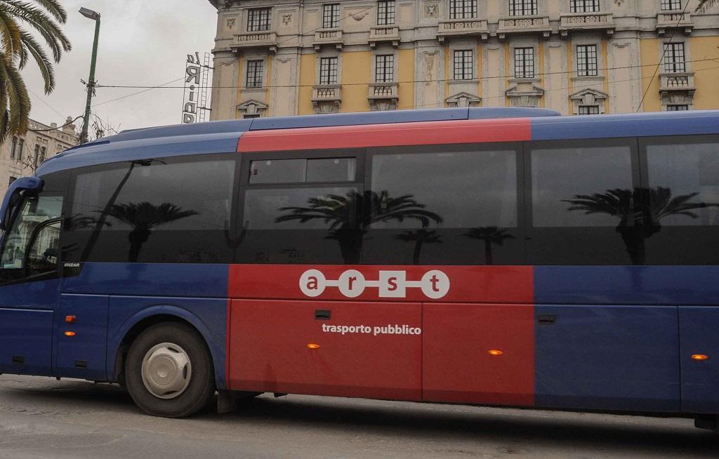 Basta teppisti e violenti sugli autobus: telecamere in tutti i mezzi dell'Arst
