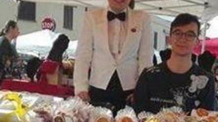 Cocktail sulla Sala, biscotti in piazza e gestione del circolo