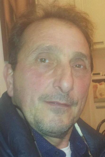 Va a veder giocare il figlio. «Sto male»: muore a 62 anni 