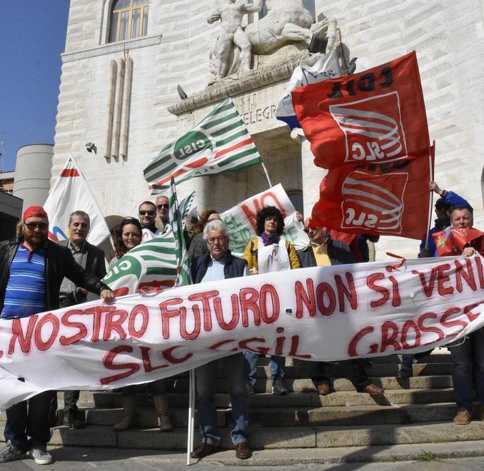 Sindacati contro la privatizzazione di Poste 