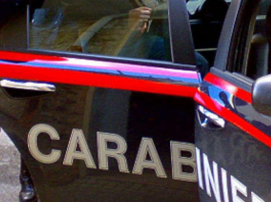 I ladri entrano dalla finestra e rubano tutto 
