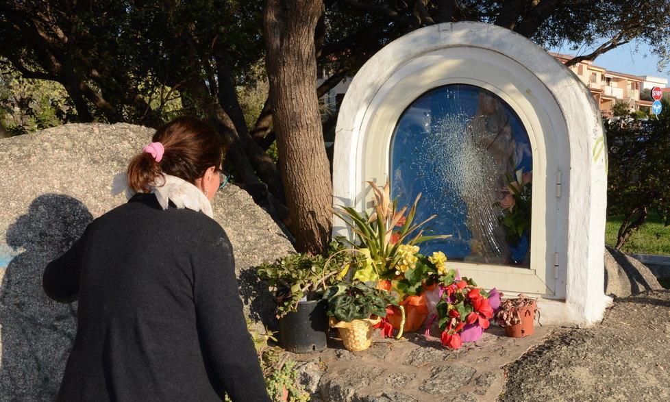 La Madonnina nel mirino dei vandali