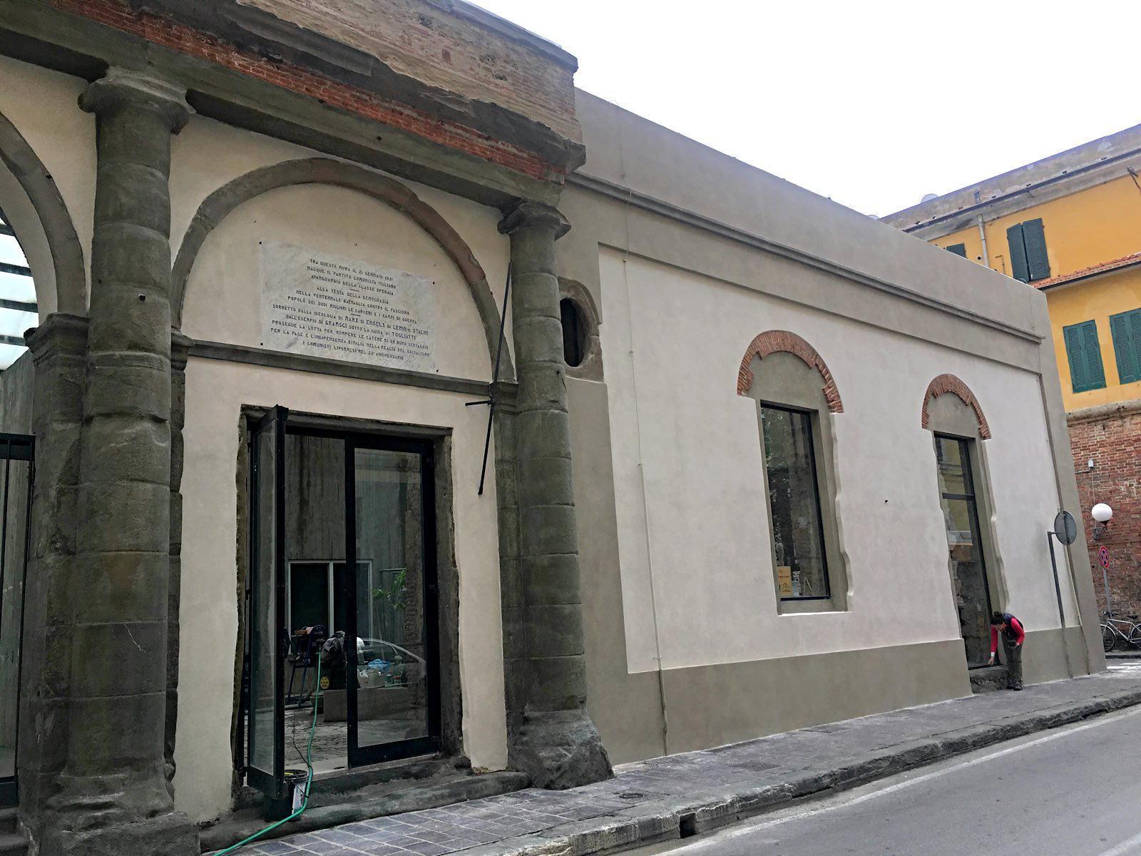La facciata del Teatro restaurata