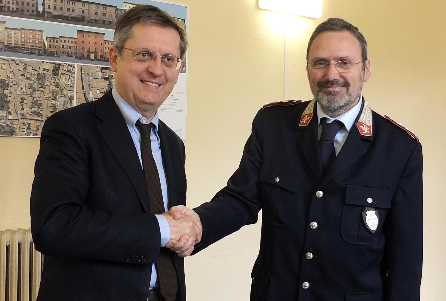 Il sindaco Filippeschi con il comandante Michele Stefanelli