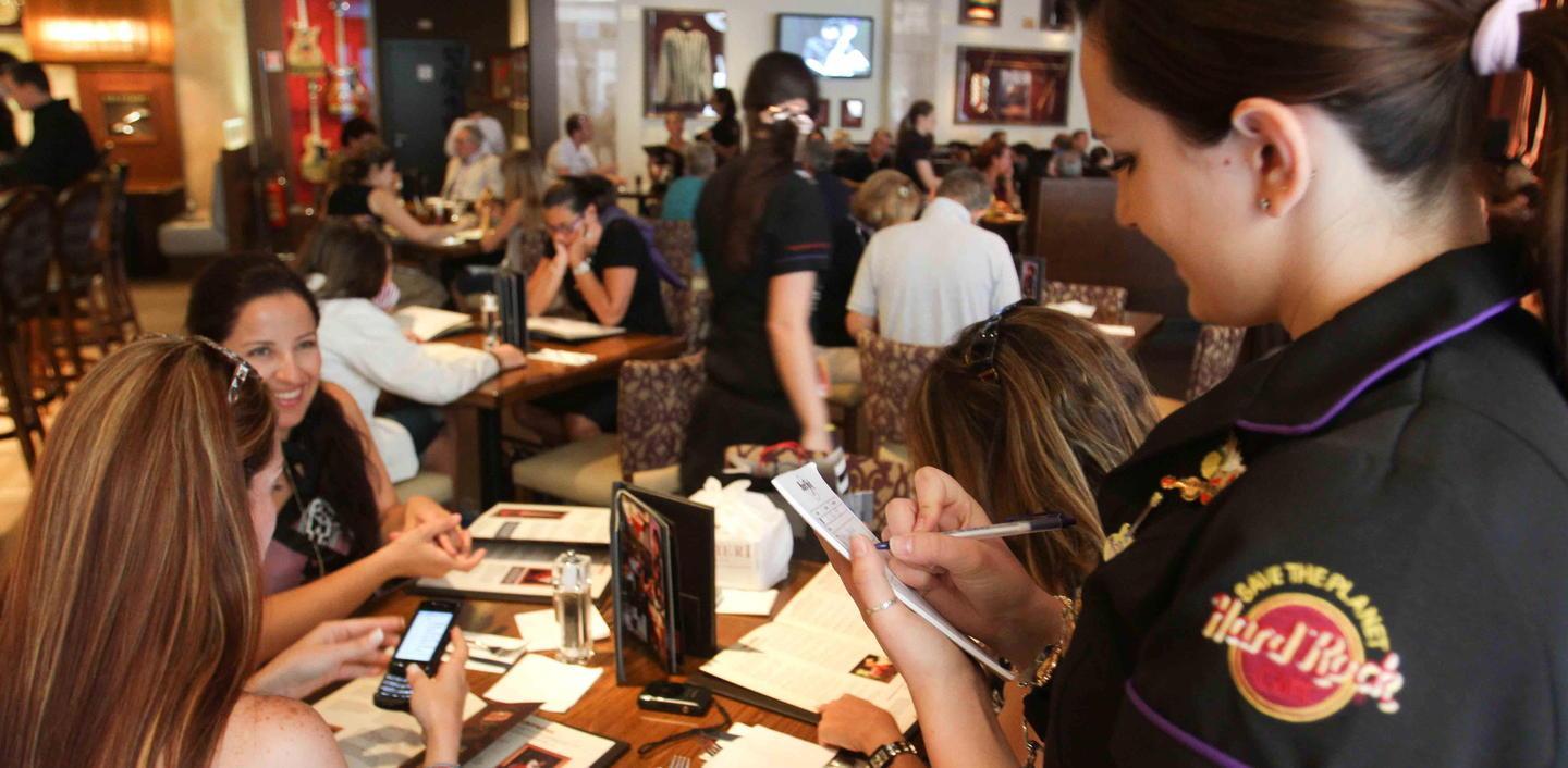 Firenze blocca i ristoranti e i pub nel centro storico 