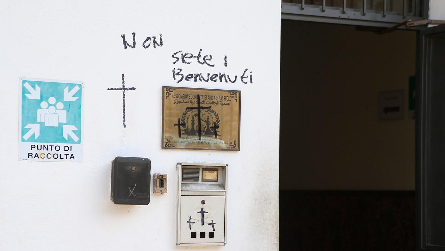 Raid in moschea: «Non siete benvenuti» 