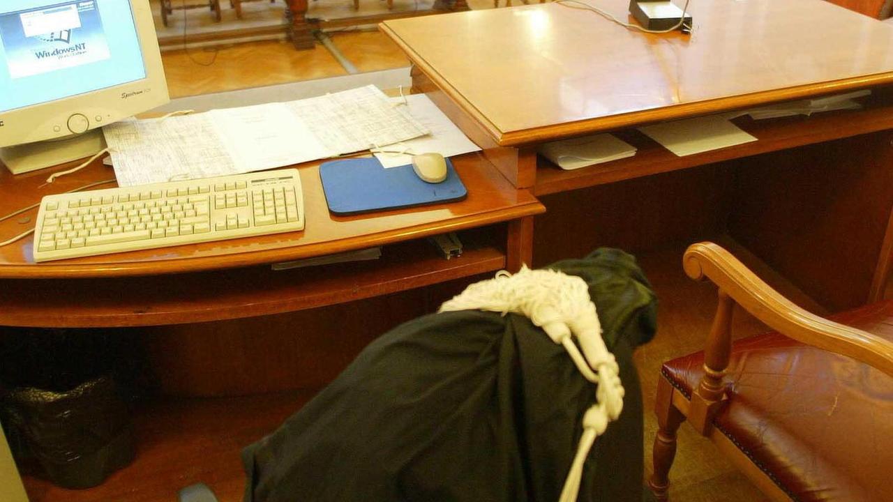 Violenza sessuale rogatoria in Francia per un ambulante