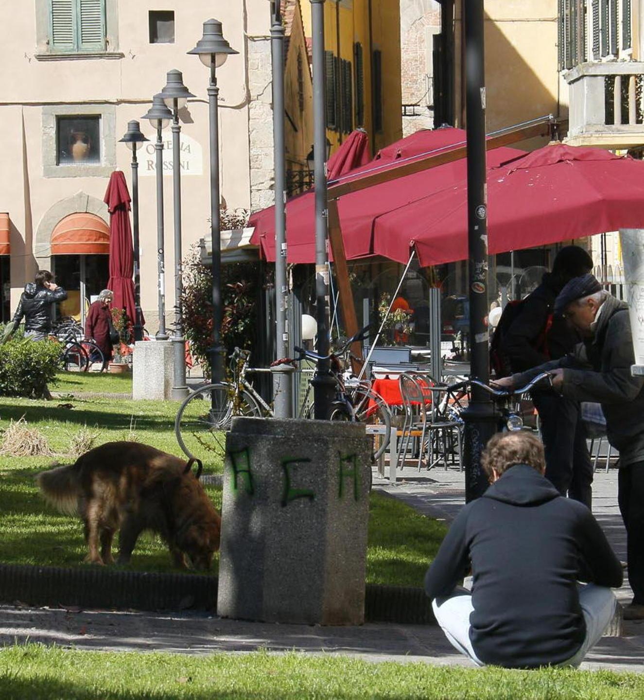 Piazza Dante si riscatta dai menù alla musica sulla scia di Fior di città 