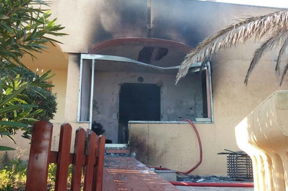 Villetta disabitata distrutta da un incendio