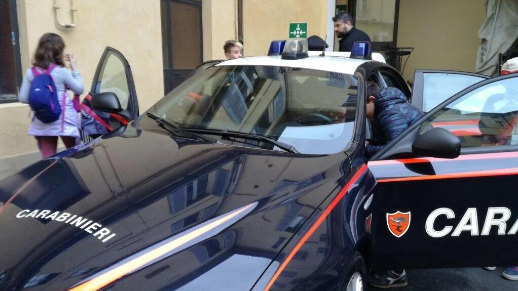 Un giorno da baby carabinieri per gli alunni della primaria