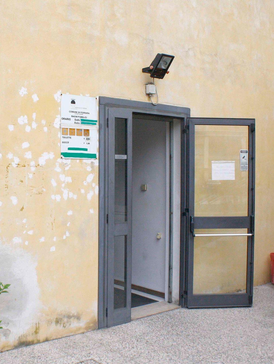 Bagni pubblici, eterno problema 