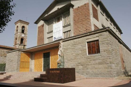 La chiesa di Galciana e la torre campanaria