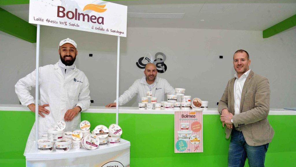 Marcello Muntoni, Maurizio Campus e Piero Corda nell’azienda “Soffici bontà” in zona industriale