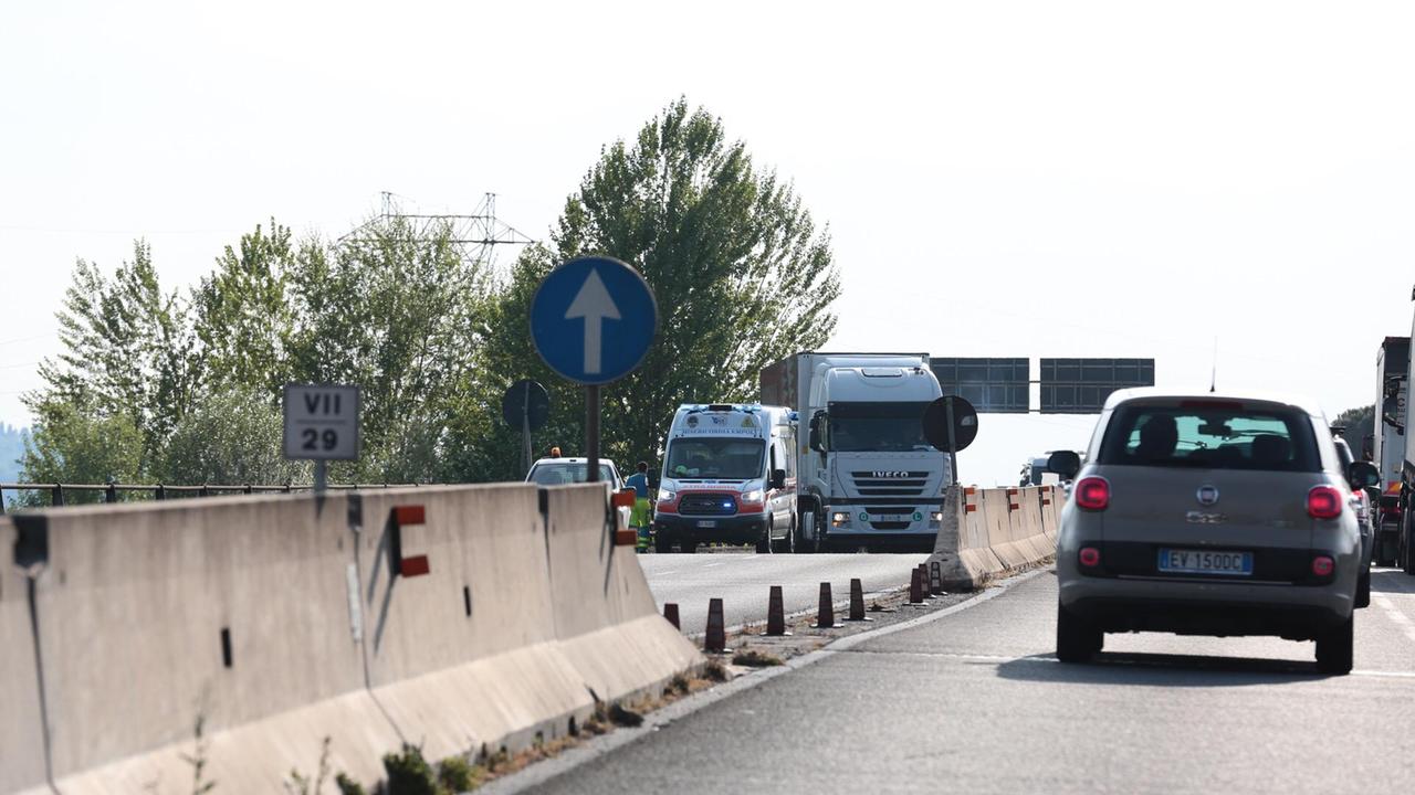Il camion coinvolto nell'incidente (foto Agenzia Sestini)