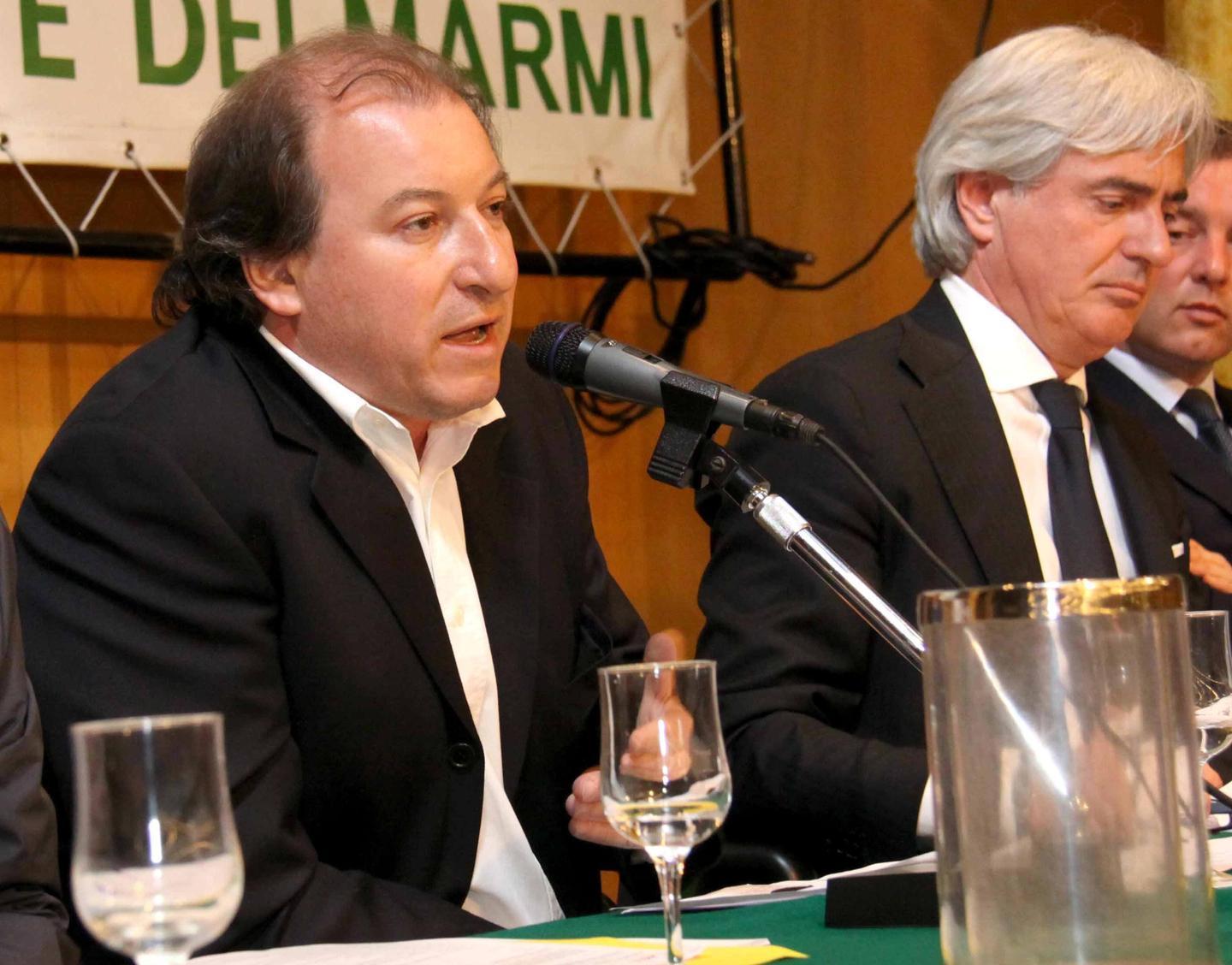 A sinistra David Lucii del Movimento 5 Stelle