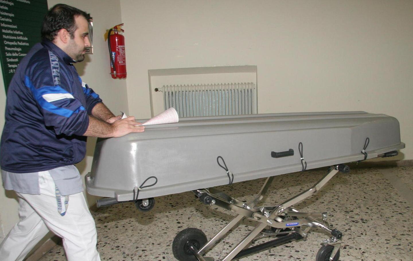 Sparò alla moglie in ospedale Confermata la condanna