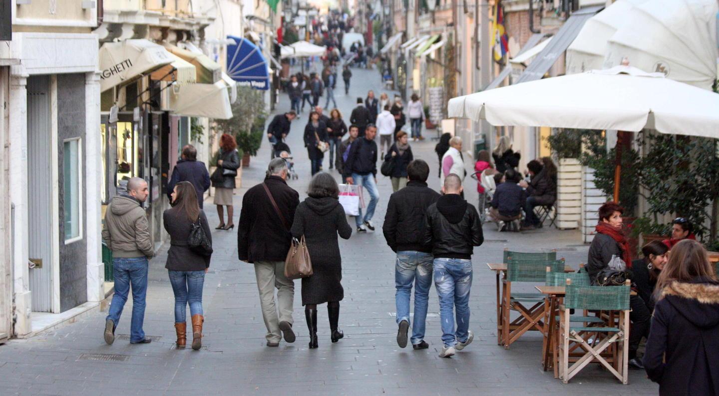 Negozi, affitti più cari in mezza Versilia 