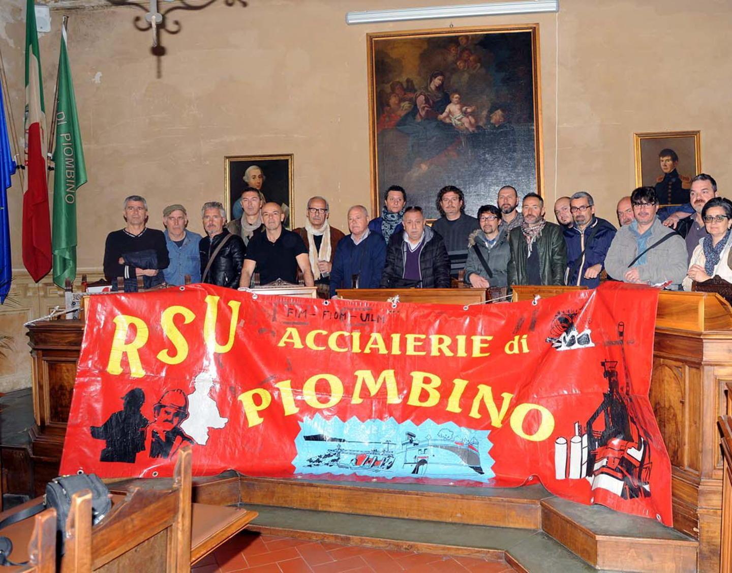 Incontro il 19, ma l’occupazione continua 
