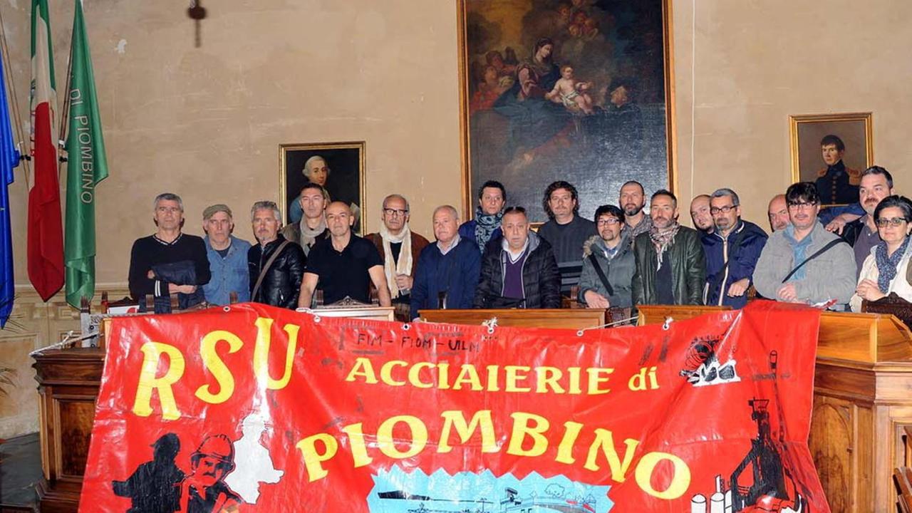 Incontro il 19, ma l’occupazione continua