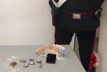 Hashish scoperto nel baule, una denuncia