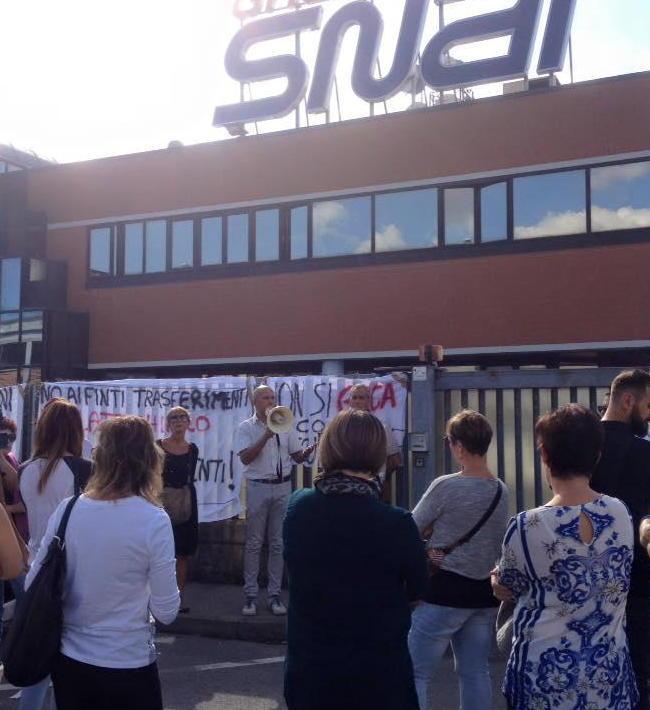 Sciopero e manifestazione  davanti alla sede di Snai 