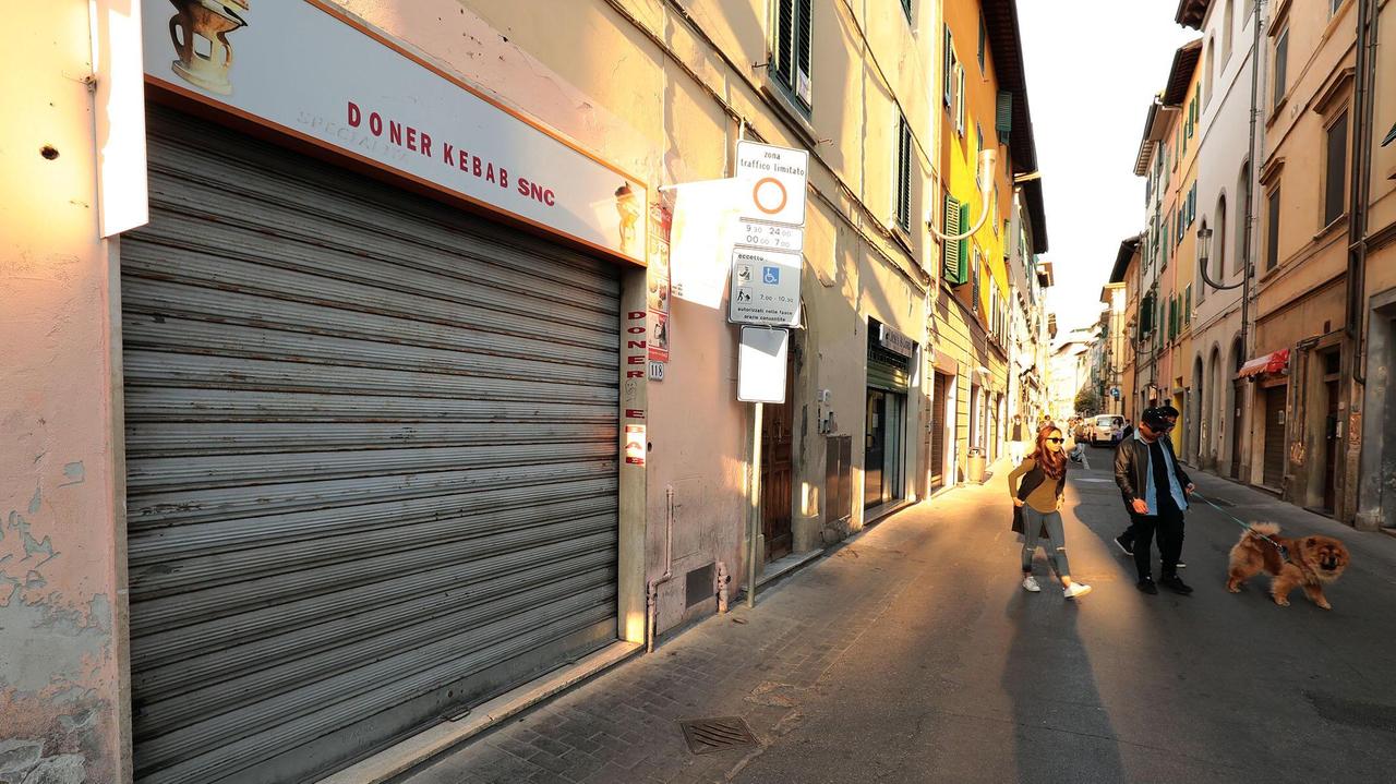 Il locale che è stato chiusop (foto agenzia Sestini)