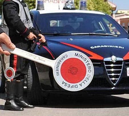 Bulli ventenni nei guai per furto e rapina 