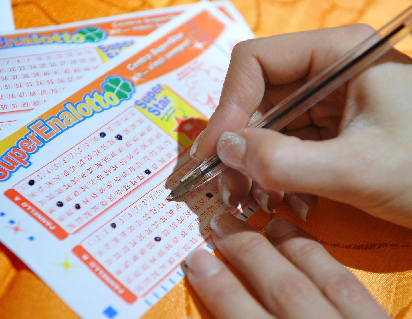 SuperEnalotto, a Nodica un 5 da 54mila euro