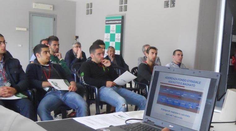 Gli studenti oristanesi a lezione di educazione stradale