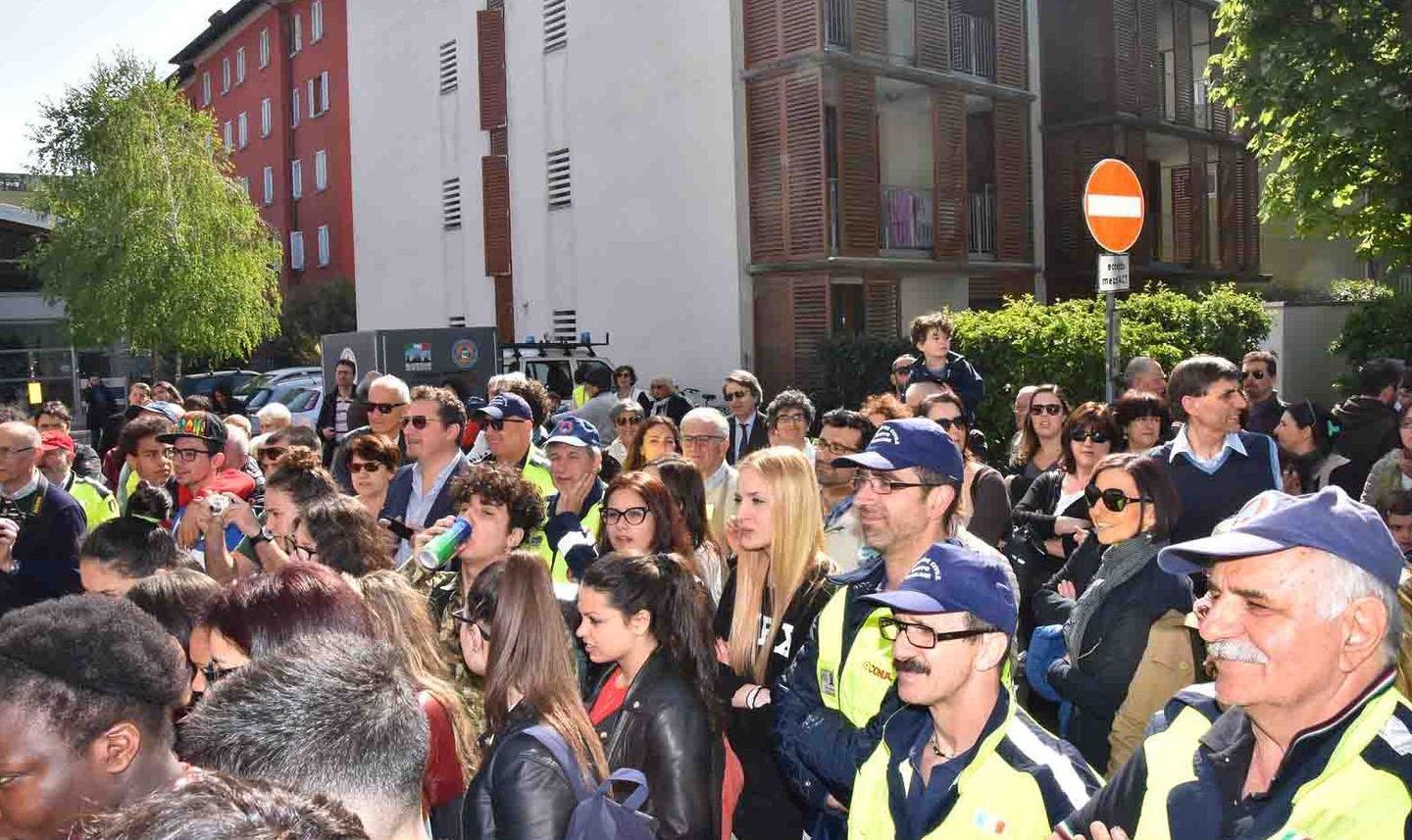 Inaugurazione affollata per Dora 