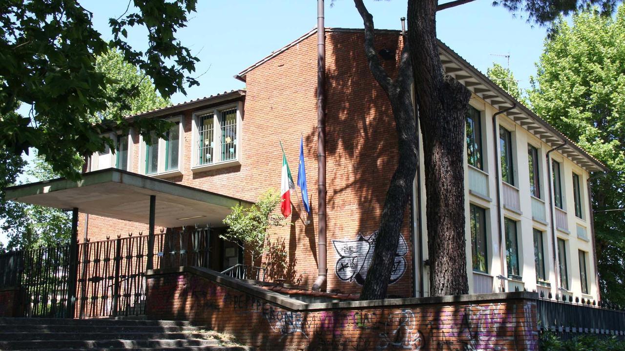 Tra le scuole da ageduare alla normativa antincendio anche il Campino