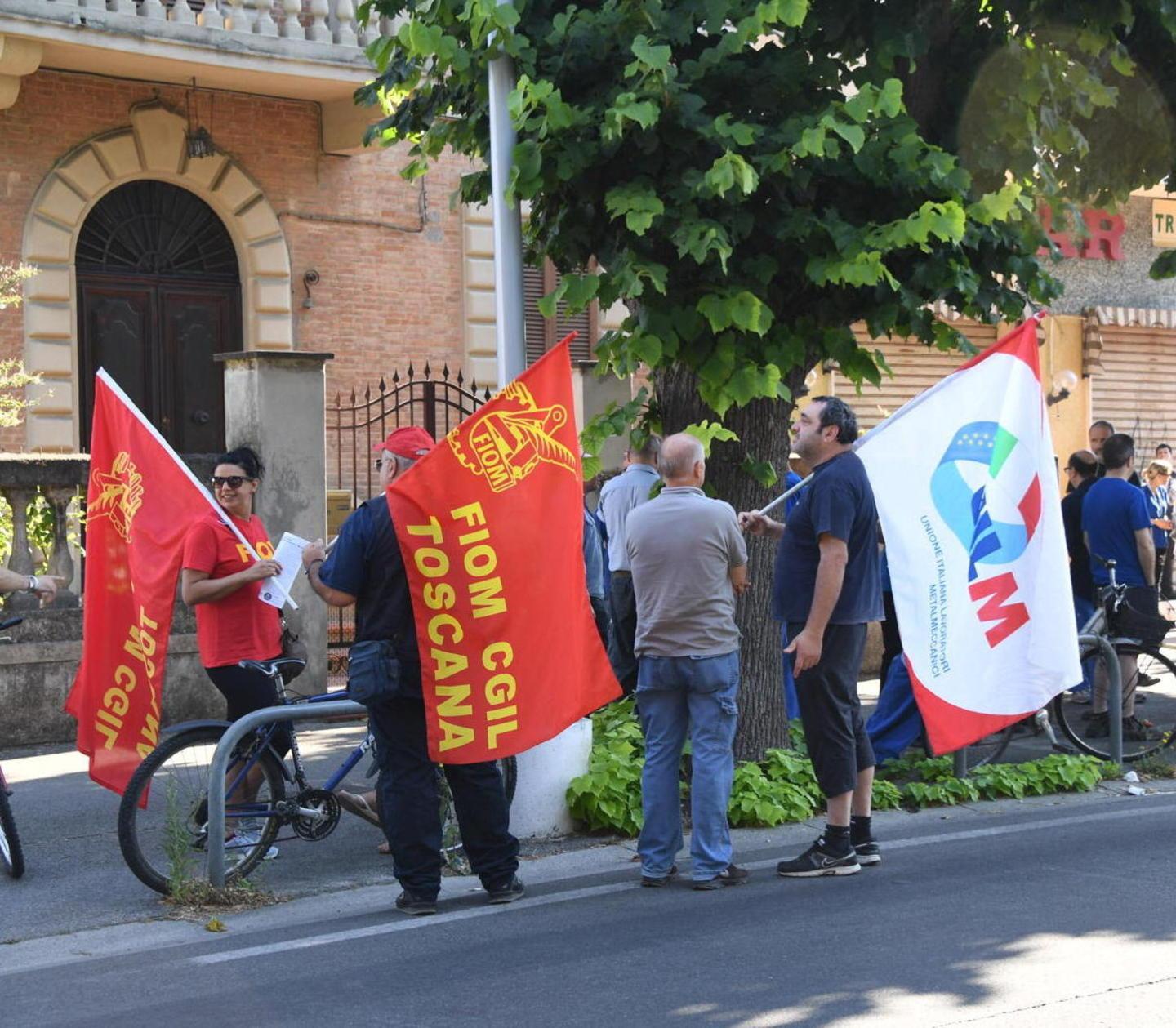 Piaggio, solo nove precari avranno la stabilizzazione 