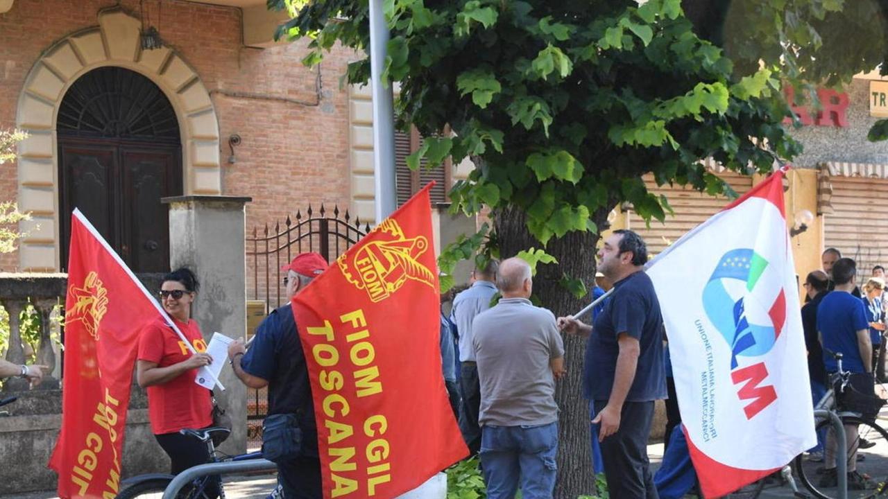 Piaggio, solo nove precari avranno la stabilizzazione